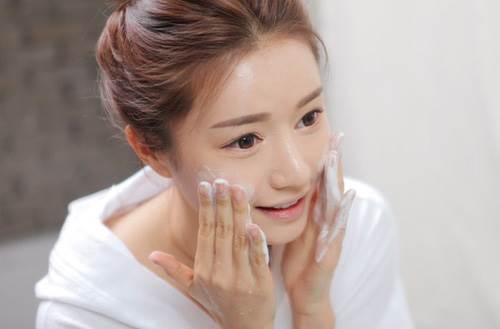 3 Tips chăm sóc da quan trọng mà các bạn gái thường bỏ qua cham-soc-da-hang-ngay