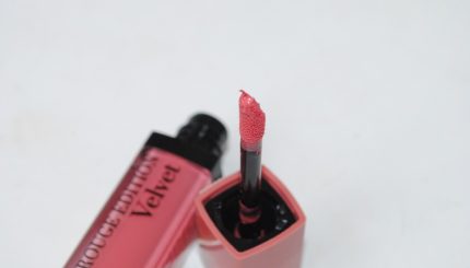 anh-swatches-son-Bourjois-Velvet-09-Happy-Nude-Year