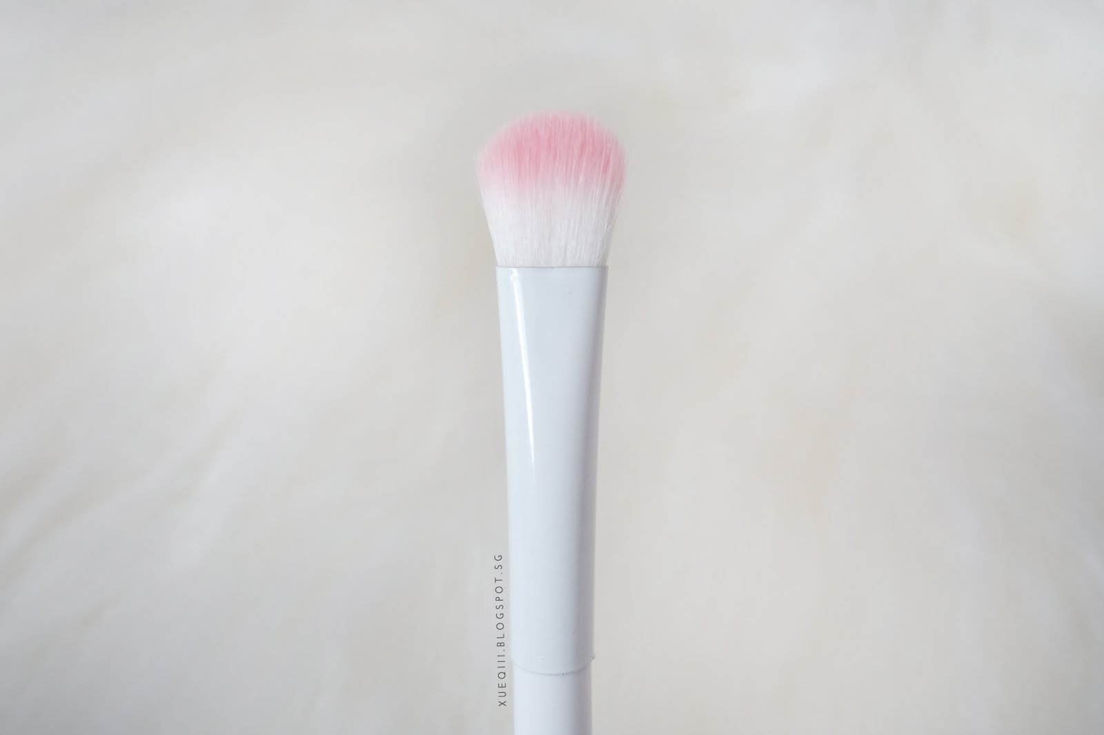 Cọ đánh phấn mắt Wet n Wild - Large Eyeshadow Brush co-wet-n-wild-large-eyeshadow-brush-1