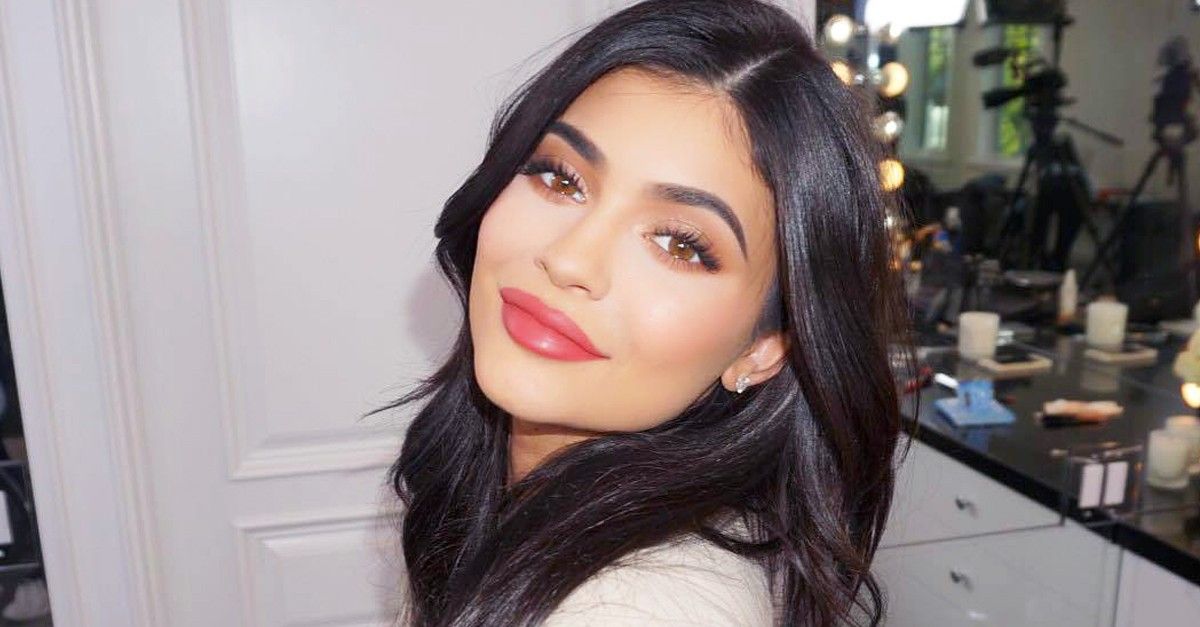 Set Son Kem KYLIE JENNER Matte Liquid Lipstick + Chì kẻ viền môi Lip Liner - Kristen K Set Son Kem KYLIE JENNER Matte Liquid Lipstick + Chì kẻ viền môi Lip Liner - Kristen K - Ảnh 2