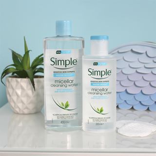 Nước tẩy trang siêu cấp ẩm Simple Water Boost Micellar Water 200ml Nước tẩy trang siêu cấp ẩm Simple Water Boost Micellar Water 200ml - Ảnh 9