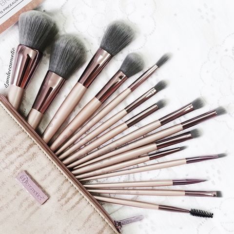 tuyen-tap-nhung-bo-co-bh-cosmetics-danh-cho-co-nang-bat-dau-make