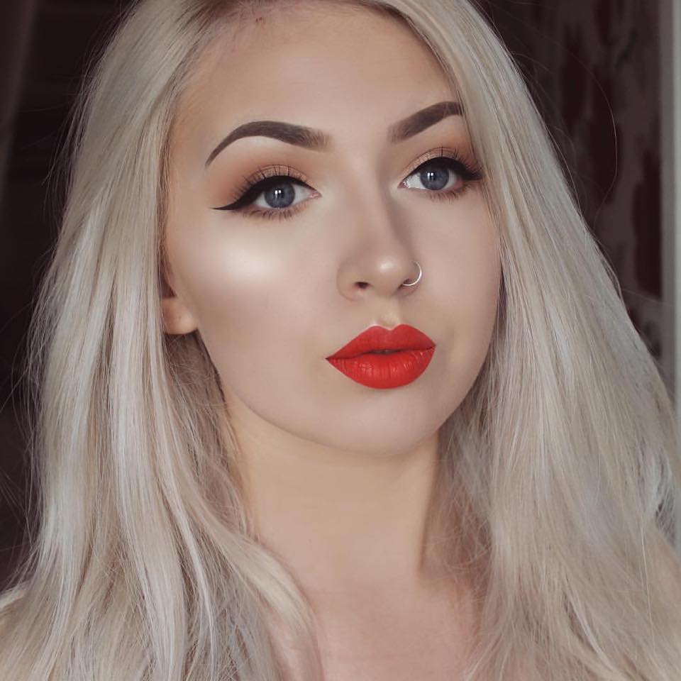 KYLIE KoKo Kollection Pressed Powder Face Pallette KYLIE KoKo Kollection Pressed Powder Face Pallette - Ảnh 4