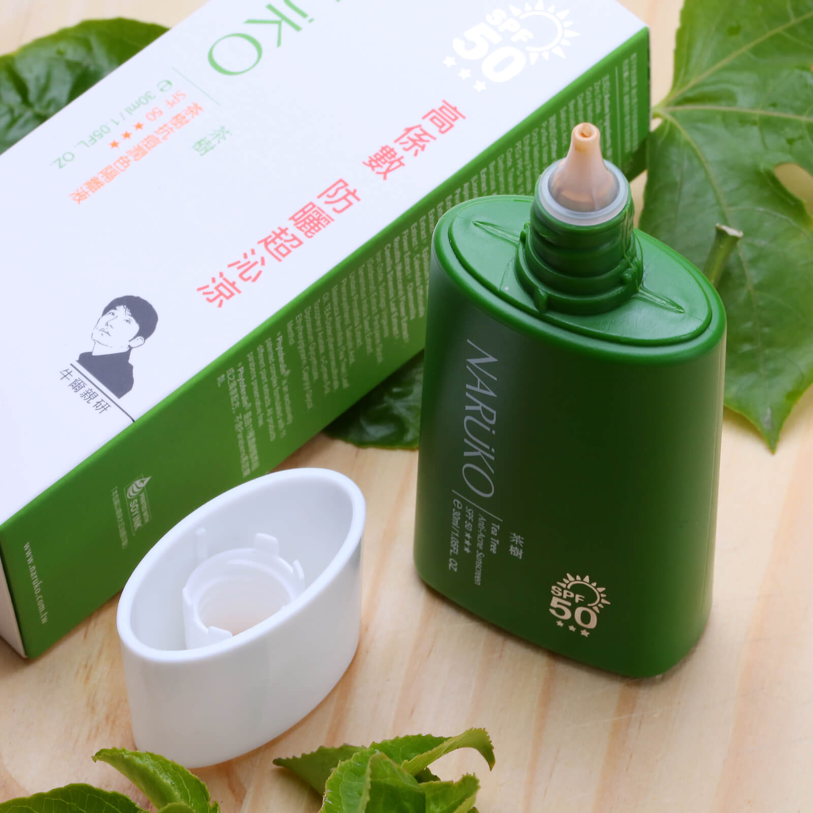 kem-chong-nang-naruko-tea-tree-anti-acne-sunscreen-spf50