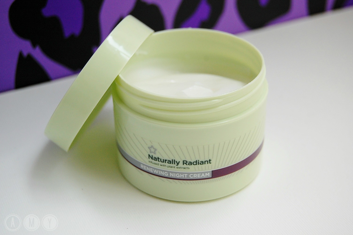 Kem Dưỡng Naturally Radiant Renewing Night 75ml kem-duong-naturally-radiant-renewing-night-75ml