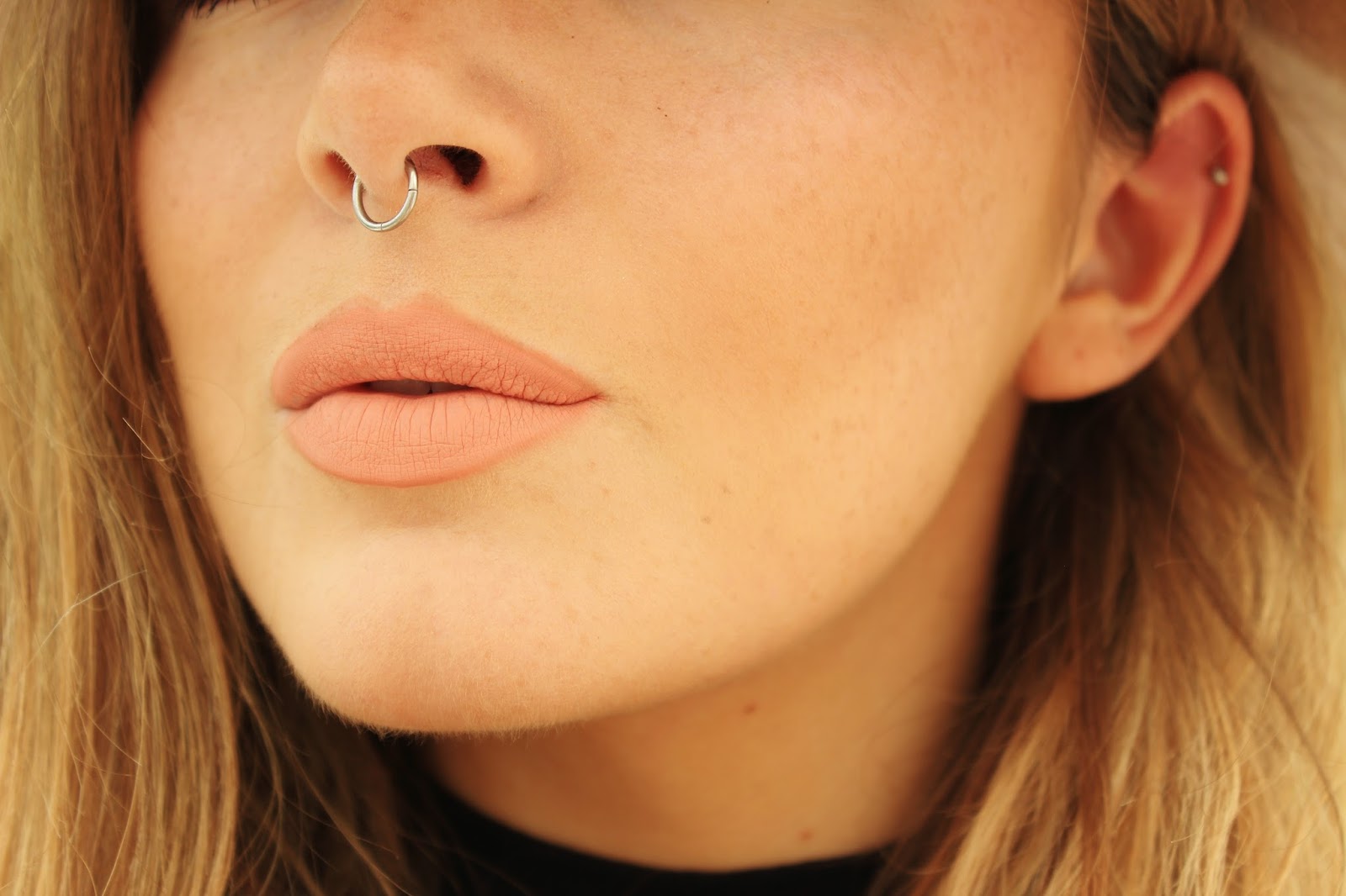 Swatch Review Son Kem Kat Von D - Sale Shock 499k swatch-review-son-kem-kat-von-d-sale-shock-499k