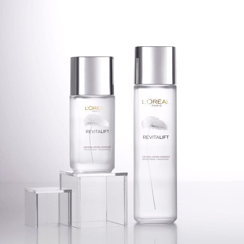 duong-chat-loreal-revitalift-crystal-micro-essence