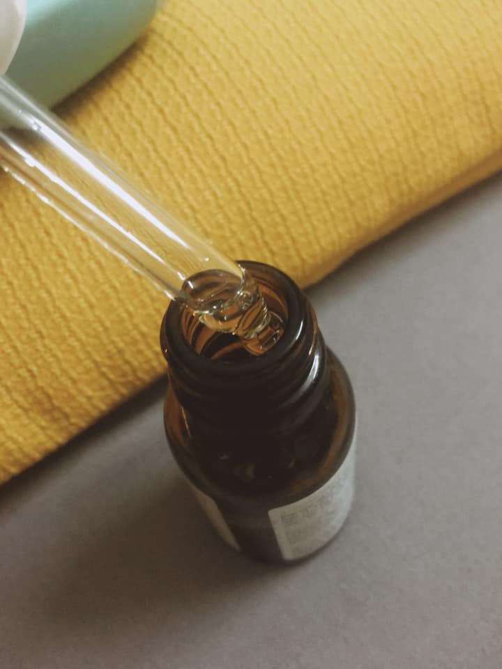 review-serum-lam-sang-tri-tham-acnes-c10