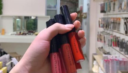 swatch-review-son-maybelline-sensational-liquid-matte