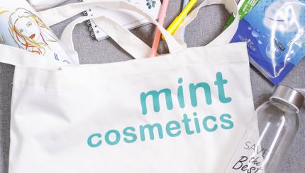 qua-tang-khi-mua-hang-tai-cac-co-so-mint-cosmetics