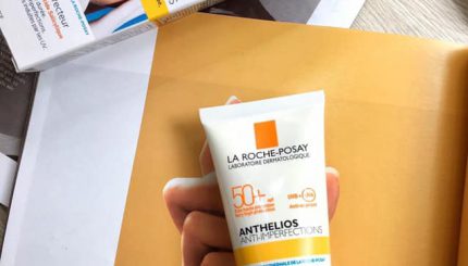 review-kem-chong-nang-la-roche-posay-anti-imperfections