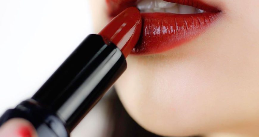 swatch-review-son-fox-hydrating-lip-polish