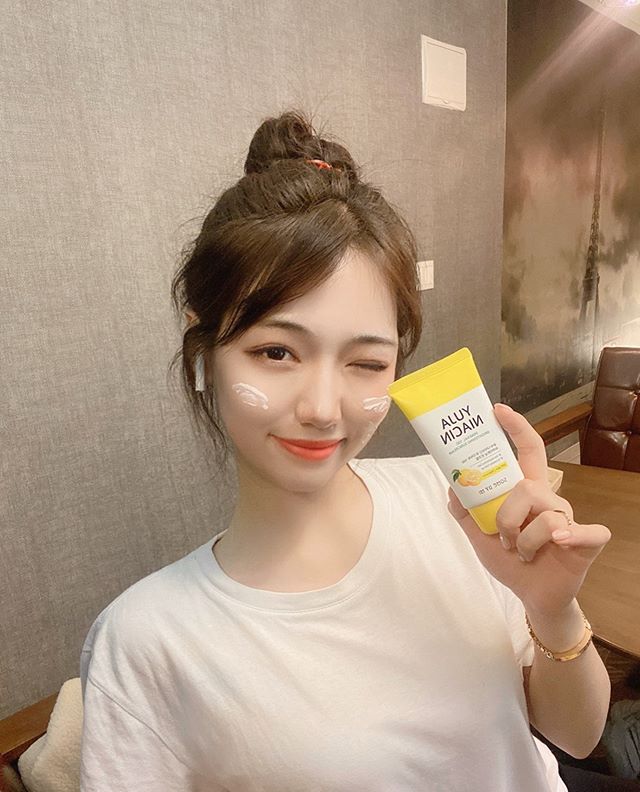 Kem Chống Nắng Some By Mi Juja Niacin Mineral 100 Brightening SPF50 kem-chong-nang-some-by-mi-juja-niacin-mineral-100-brightening-spf50