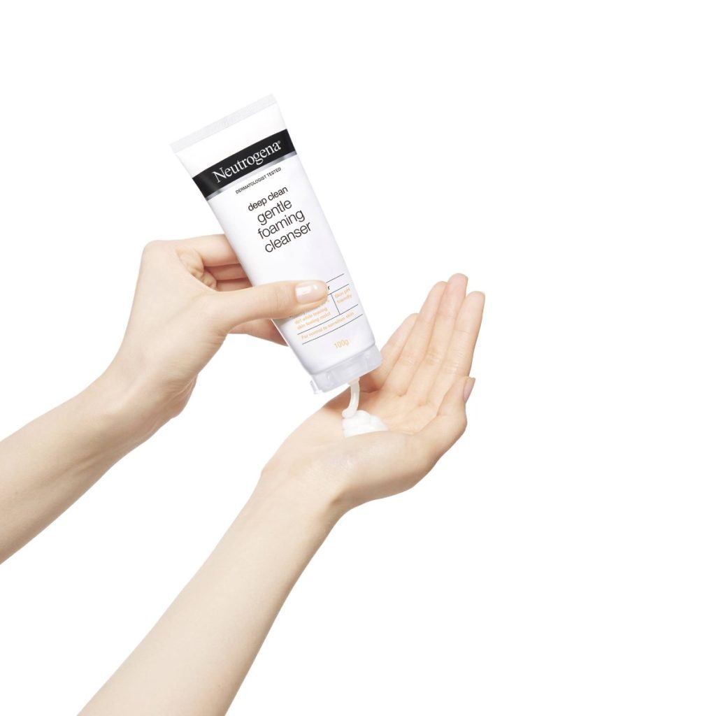 Sữa Rửa Mặt Neutrogena Deep Clean Foaming Cleanser