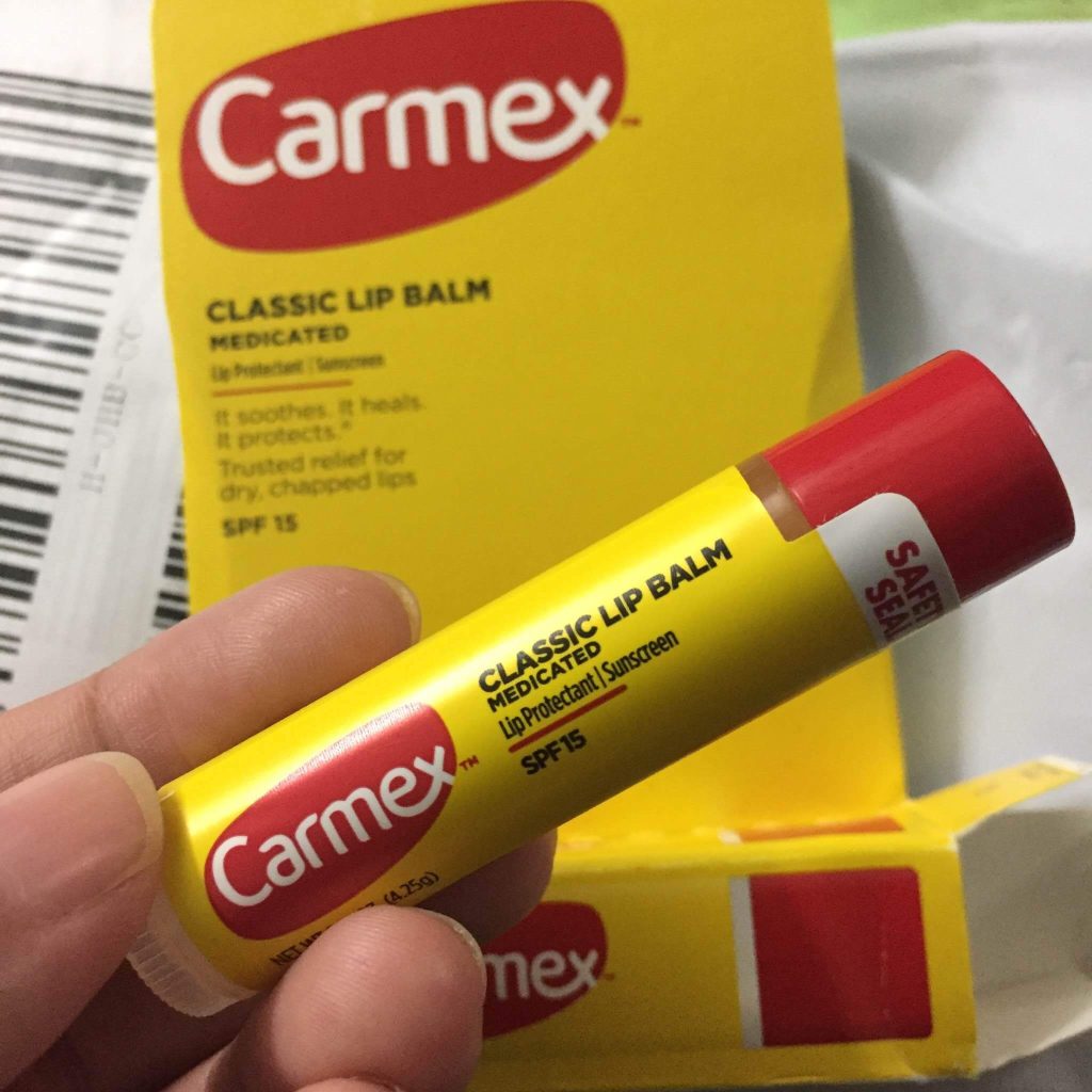 Review: Son dưỡng môi Carmex dưỡng ẩm sâu giá bình dân