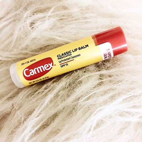 Review: Son dưỡng môi Carmex dưỡng ẩm sâu giá bình dân