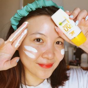 Kem chống nắng Garnier Light Complete Super UV Matte SPF 50+ 30ml