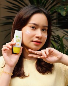 Kem chống nắng Garnier Light Complete Super UV Matte SPF 50+ 30ml
