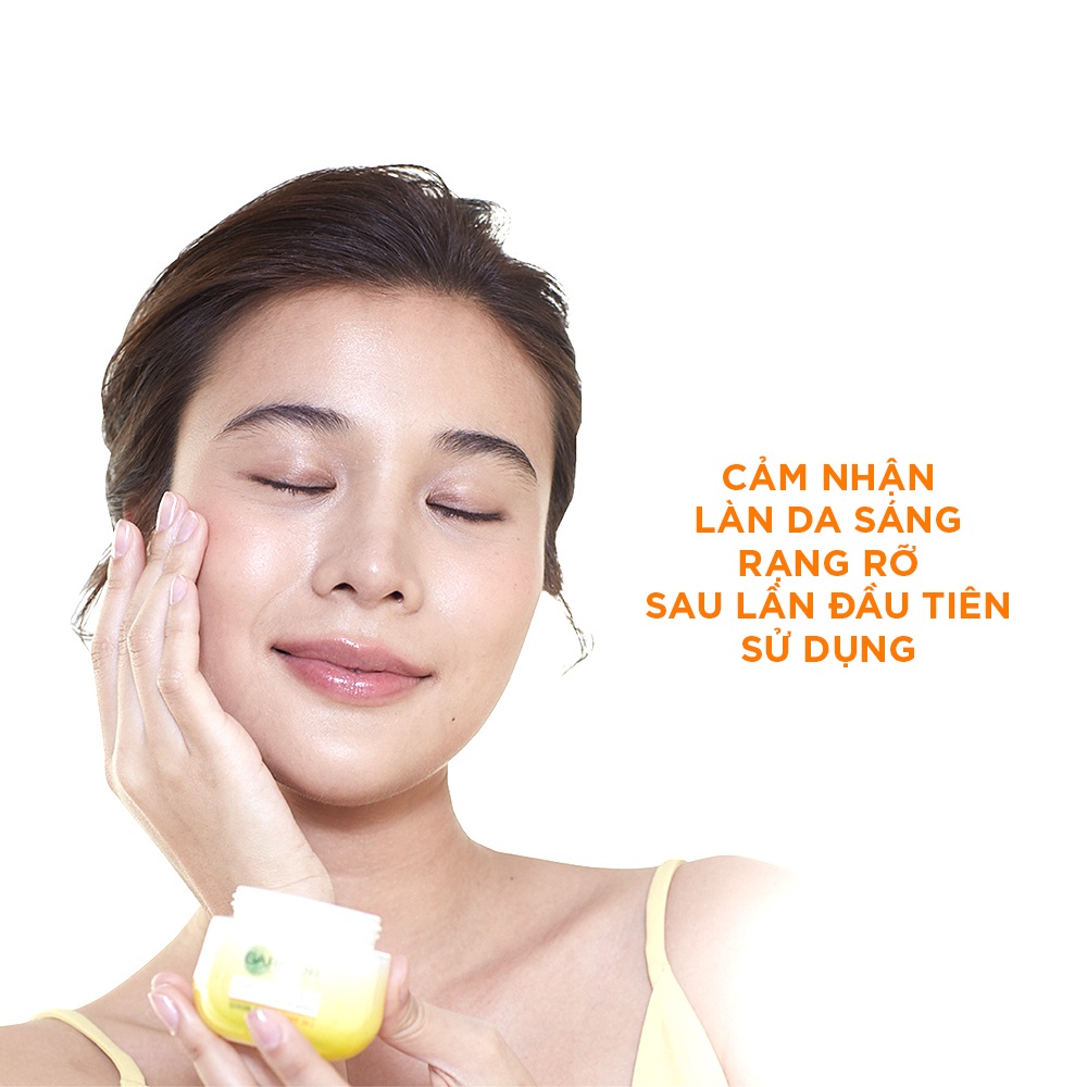 Mặt Nạ Ngủ Garnier Light Complete Yogurt Sleeping Mask 50ml Mặt Nạ Ngủ Garnier Light Complete Yogurt Sleeping Mask 50ml