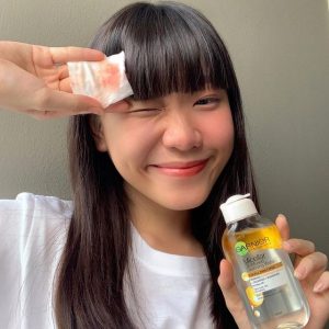 Tẩy Trang Dầu Nước Garnier Oil-Infused Micellar Cleansing Water 400ml