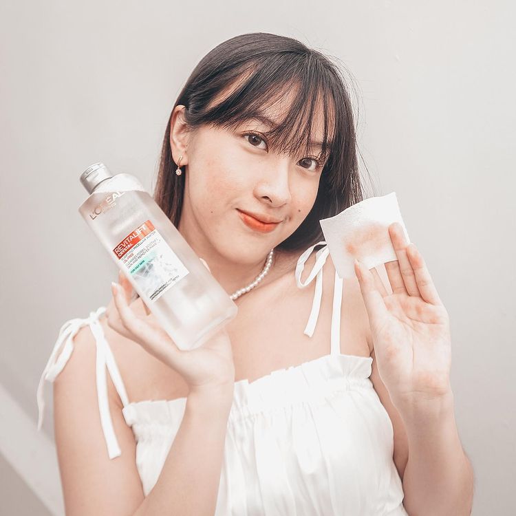 Tẩy Trang L'Oreal Revitalift Crystal Purifying Micellar Water Tẩy Trang L'Oreal Revitalift Crystal Purifying Micellar Water