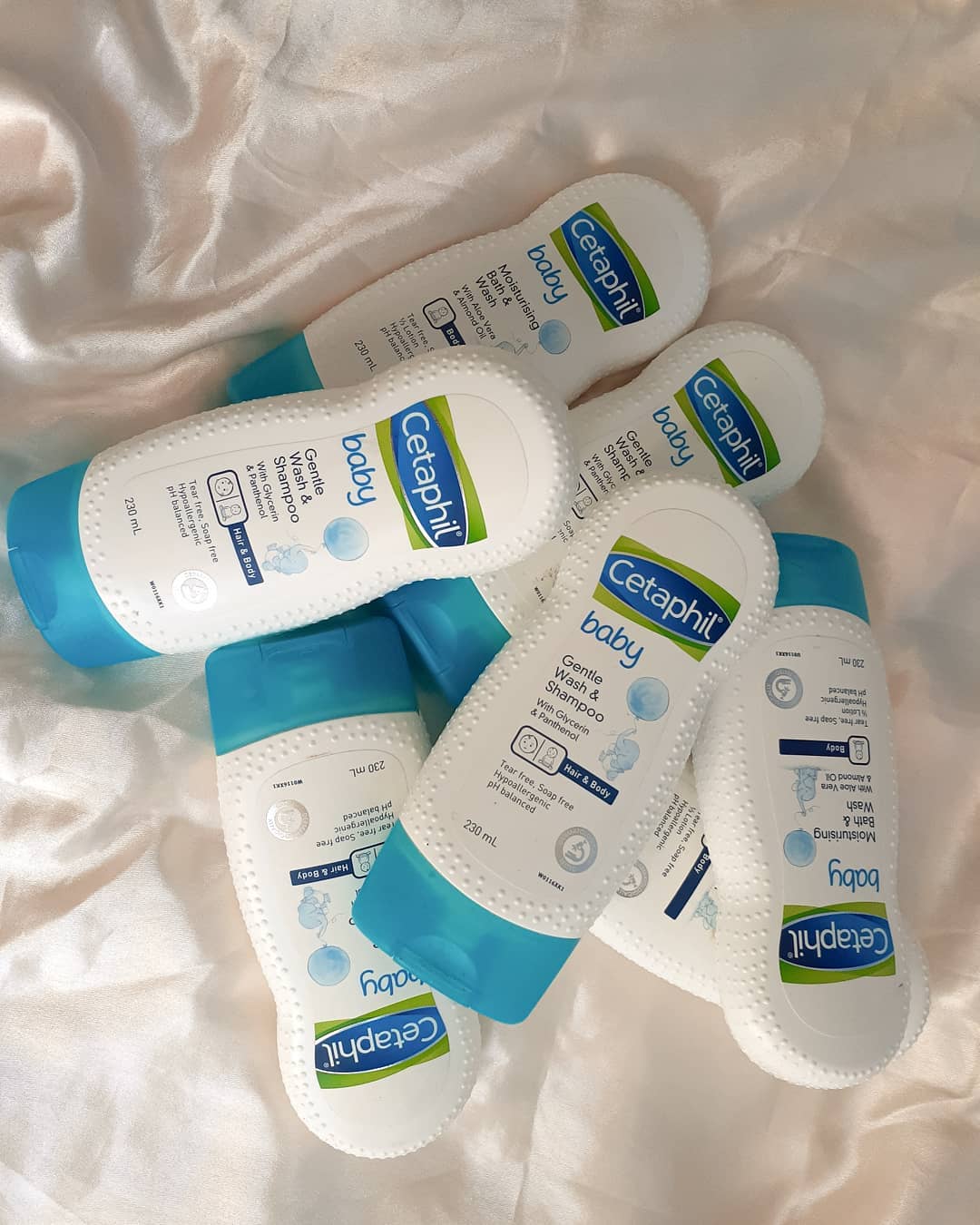 Sữa Tắm Cetaphil Kiêm Dầu Gội Baby Gentle Wash & Shampoo 230ml