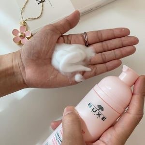 Sữa Rửa Mặt Tạo Bọt Nuxe Very Rose Light Cleansing Foam 150ml