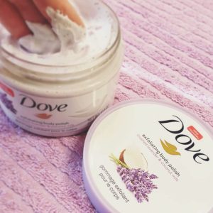 Tẩy Da Chết Toàn Thân Dove - Crushed Lavender & Coconut Milk 298g