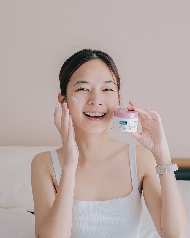 Kem Dưỡng Ban Ngày Cetaphil Brightening Day Protection Cream 50g Kem Dưỡng Ban Ngày Cetaphil Brightening Day Protection Cream 50g - Ảnh 11