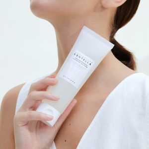Sữa rửa mặt Skin1004 Madagascar Centella Tone Brightening Cleansing Gel Foam 125ml