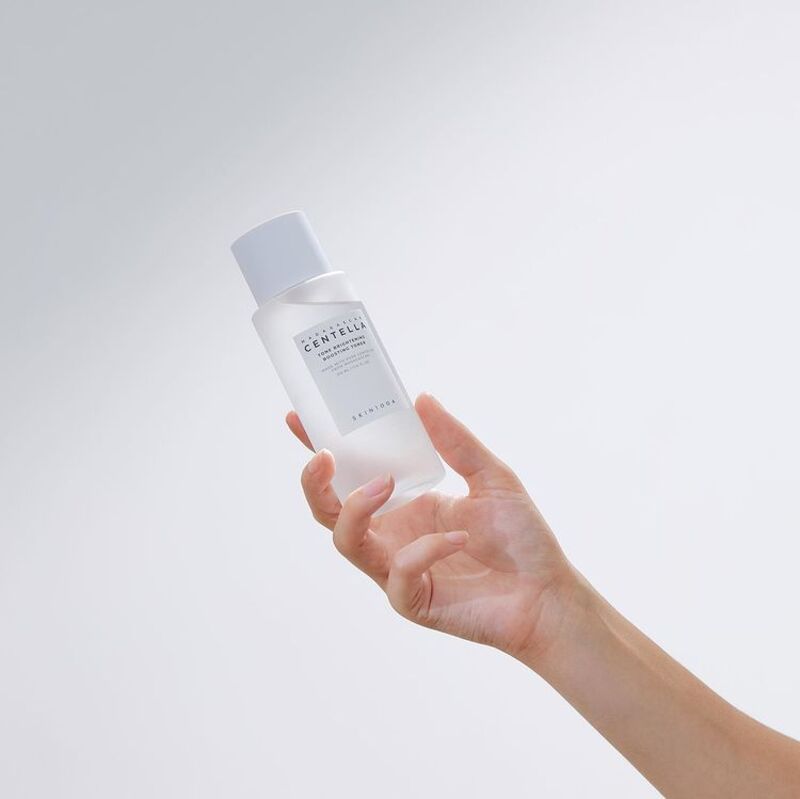 Nước Hoa Hồng Skin1004 Madagascar Centella Tone Brightening Boosting Toner 210ml Nước Hoa Hồng Skin1004 Madagascar Centella Tone Brightening Boosting Toner 210ml - Ảnh 4