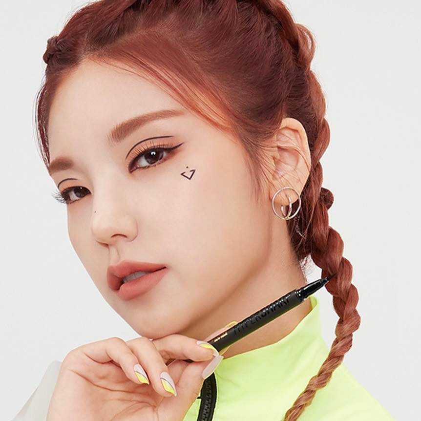 Bút Kẻ Mắt Nước Maybeline New York Hyper Sharp Liner Extreme 0.4g Bút Kẻ Mắt Nước Maybeline New York Hyper Sharp Liner Extreme 0.4g - Ảnh 2