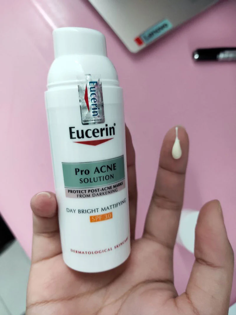 Kem Dưỡng Eucerin Acne Oil Control Pro Acne Solution Day Bright Mattifying SPF30 50ml Kem Dưỡng Eucerin Acne Oil Control Pro Acne Solution Day Bright Mattifying SPF30 50ml