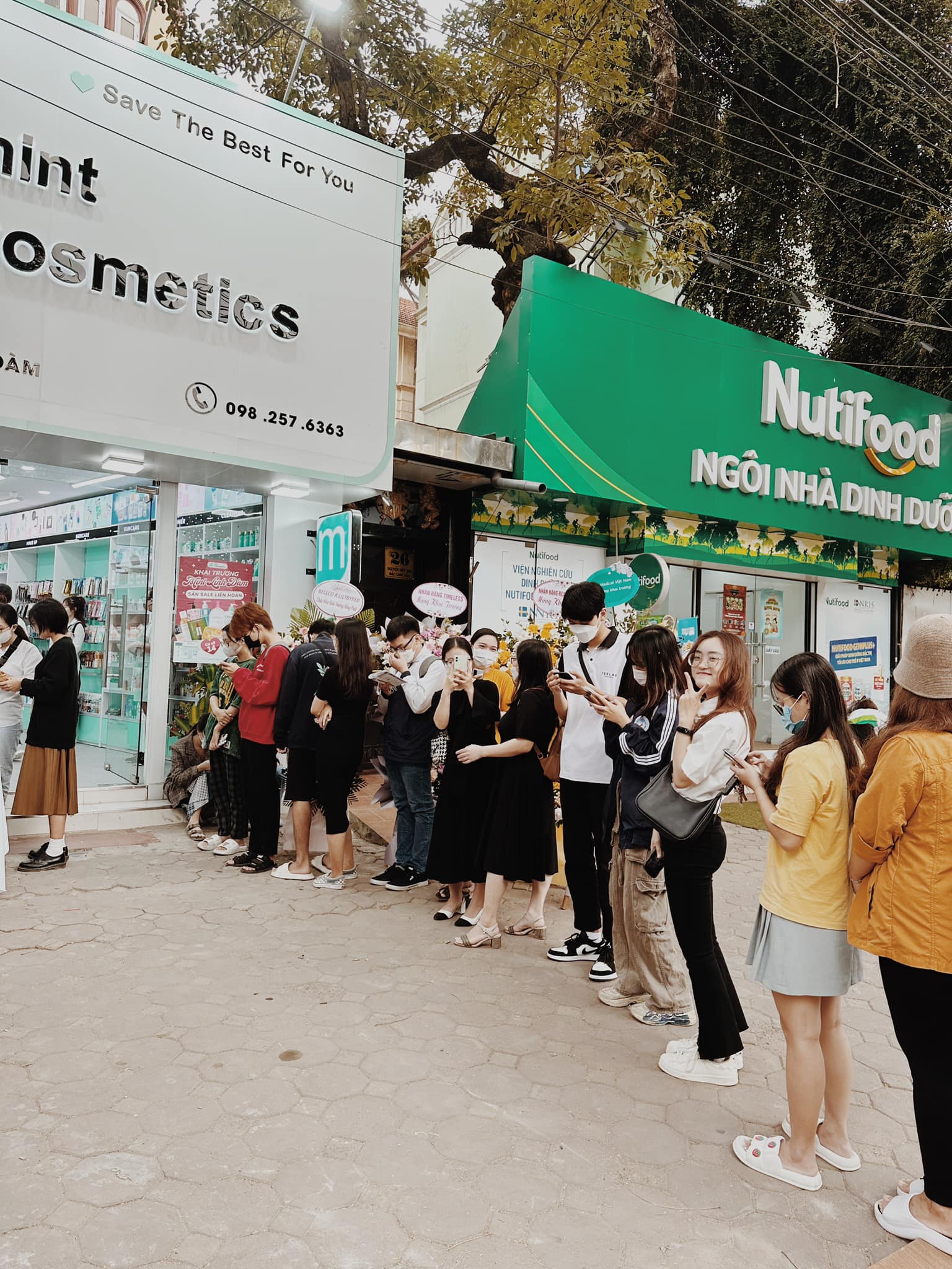 Không Khí Ngày Đầu Khai Trương Mint Linh Đàm Không Khí Ngày Đầu Khai Trương Mint Linh Đàm