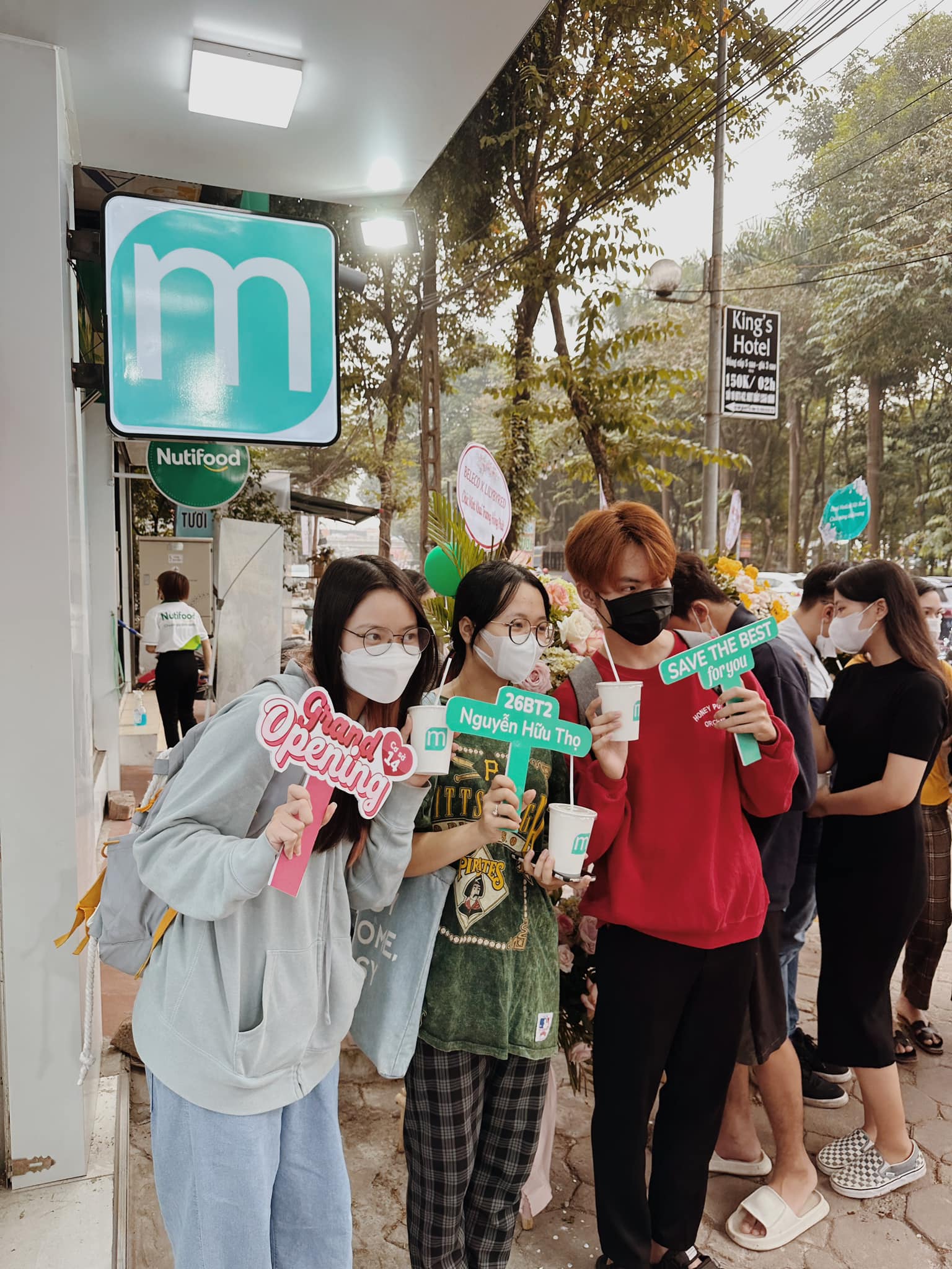 Không Khí Ngày Đầu Khai Trương Mint Linh Đàm Không Khí Ngày Đầu Khai Trương Mint Linh Đàm