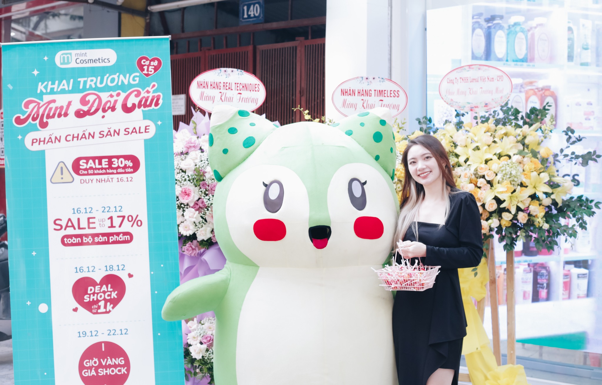 Không Khí Hân Hoan Trong Ngày Khai Trương Đầu Tiên Mint Đội Cấn Không Khí Hân Hoan Trong Ngày Khai Trương Đầu Tiên Mint Đội Cấn