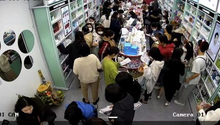 Không Khí "Trẩy Hội" Tại Mint Đội Cấn Với Chương Trình SALE UPTO 17%
