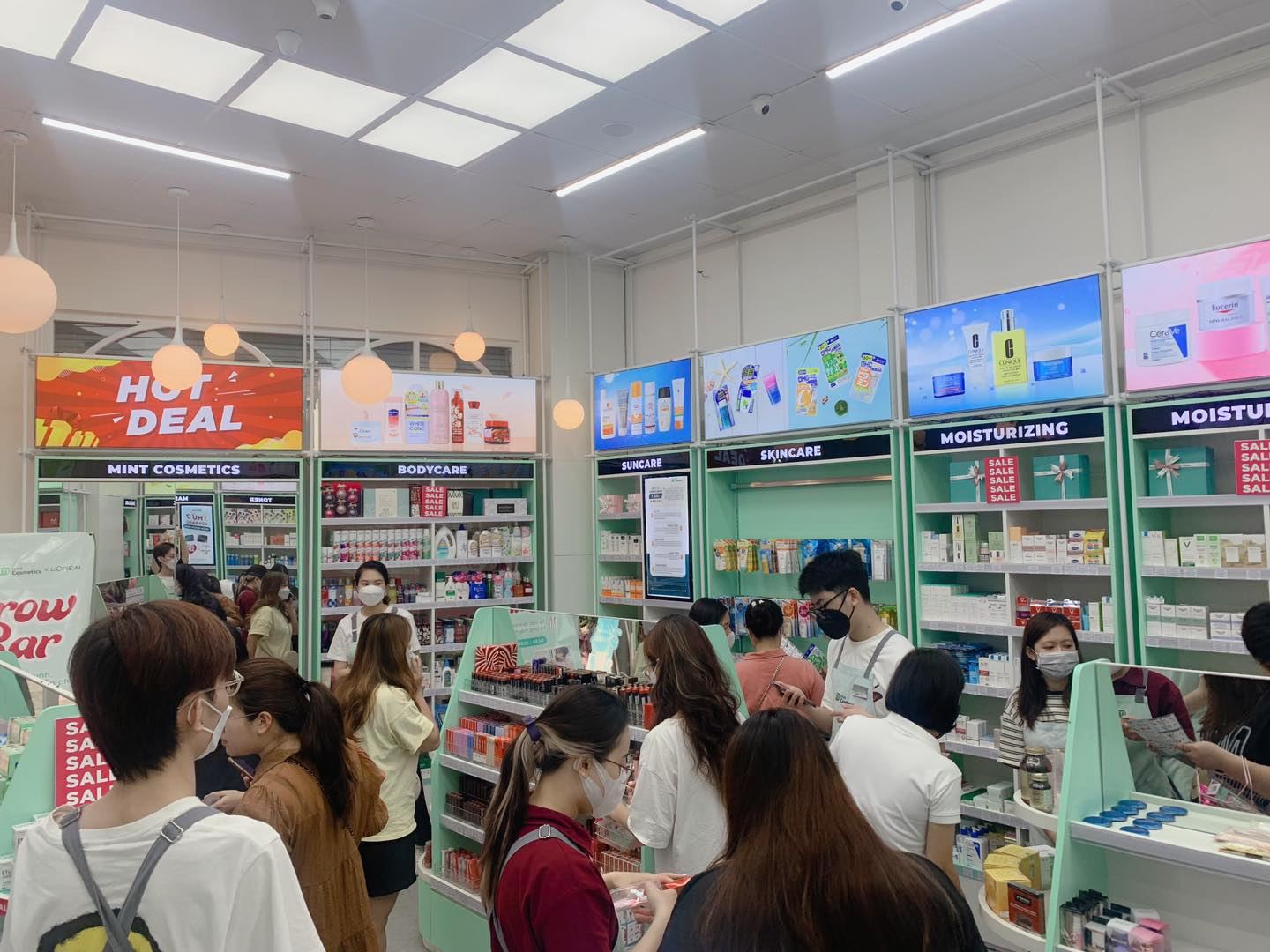 Không Khí Săn Deal Giờ Vàng Tại Mint Gia Lâm
