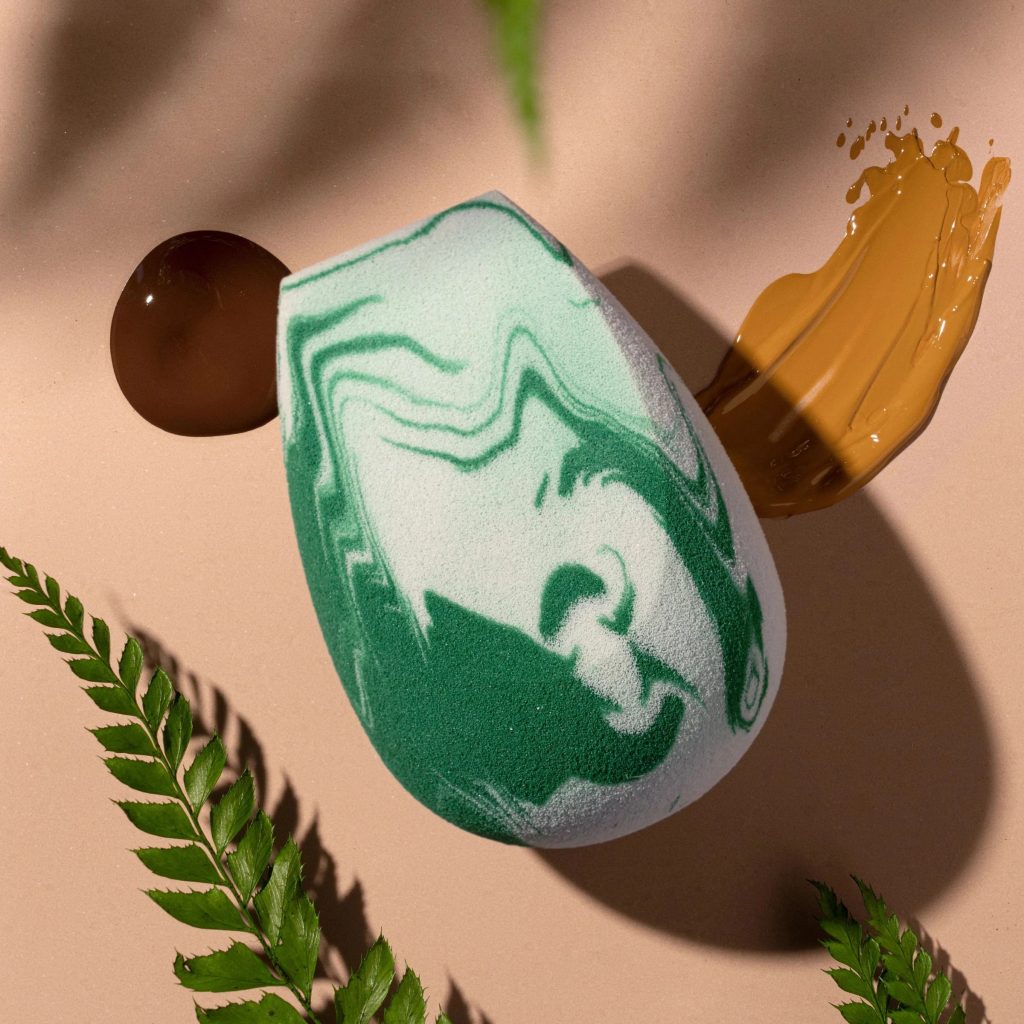 Mút Trang Điểm Ecotools Fresh Perfecting Facial Sponge Blender