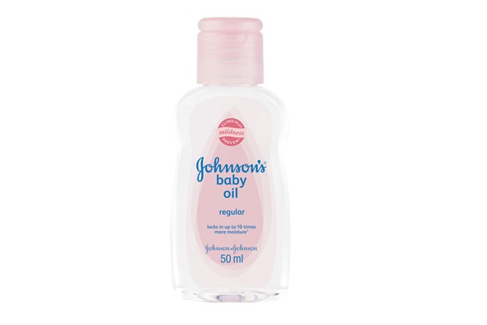 COMBO 2 CHAI DẦU MASSAGE JOHNSON'S BABY OIL 50ML + 1 CON CÁ HEO BÔNG