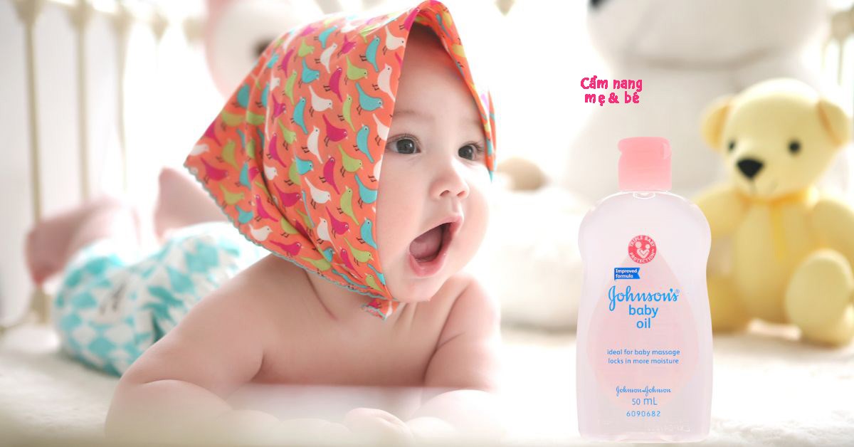 COMBO 2 CHAI DẦU MASSAGE JOHNSON'S BABY OIL 50ML + 1 CON CÁ HEO BÔNG