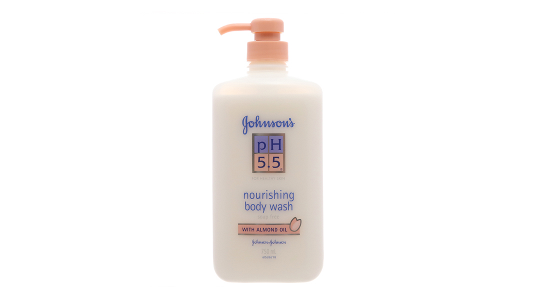 COMBO 1 SỮA TẮM JOHNSON'S PH 5.5 NOURISHING WITH ALMOND OIL 750ML + 1 CON CÁ HEO BÔNG