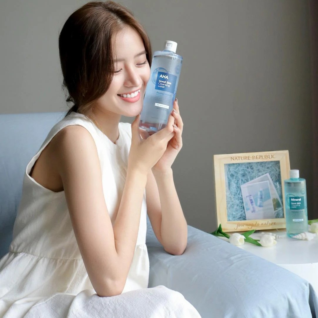 Nước Tẩy Trang Nature Republic Good Skin AHA Ampoule Cleansing Water 500ml
