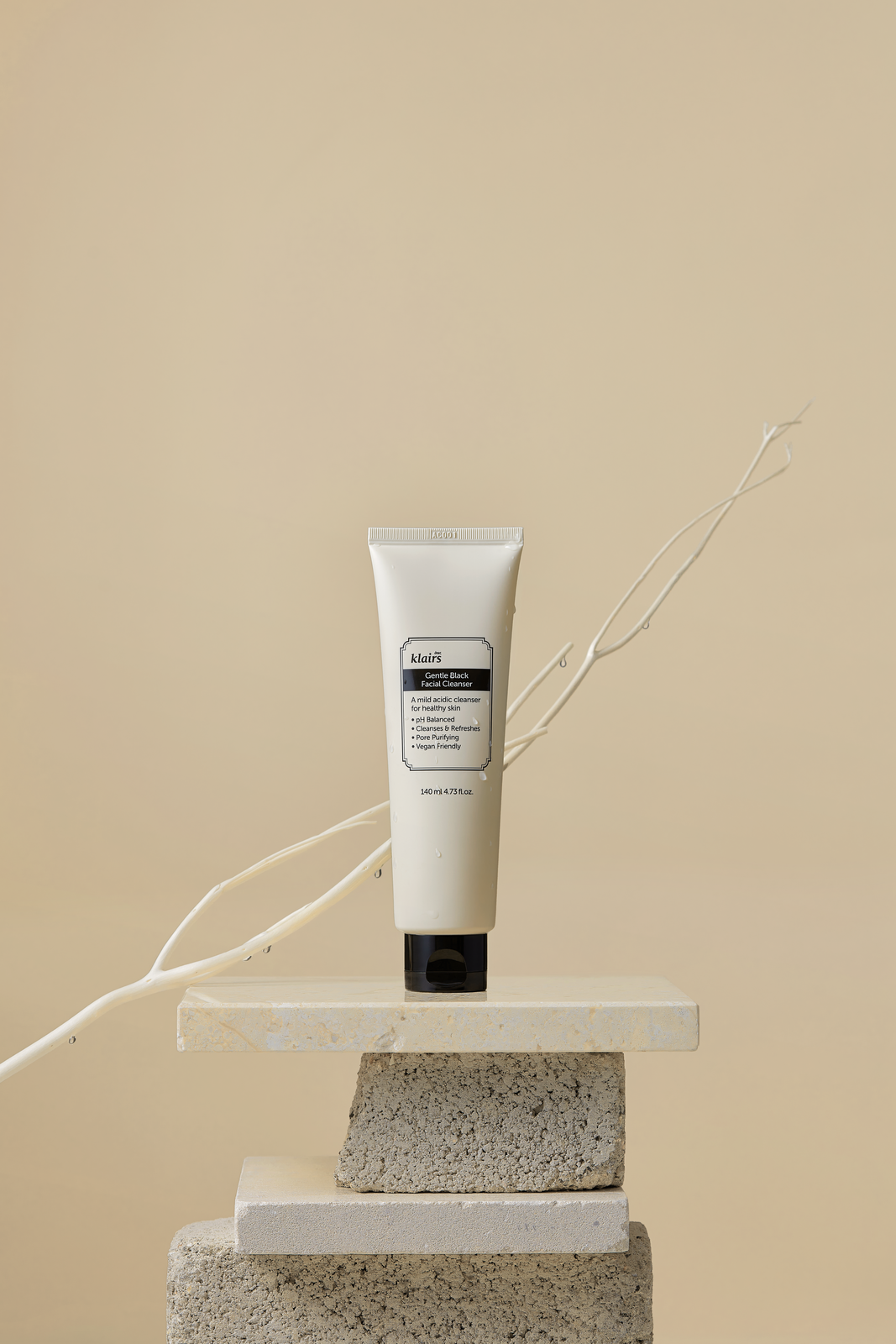 Sữa Rửa Mặt Klairs Gentle Black Facial Cleanser 140ml Sữa Rửa Mặt Klairs Gentle Black Facial Cleanser 140ml