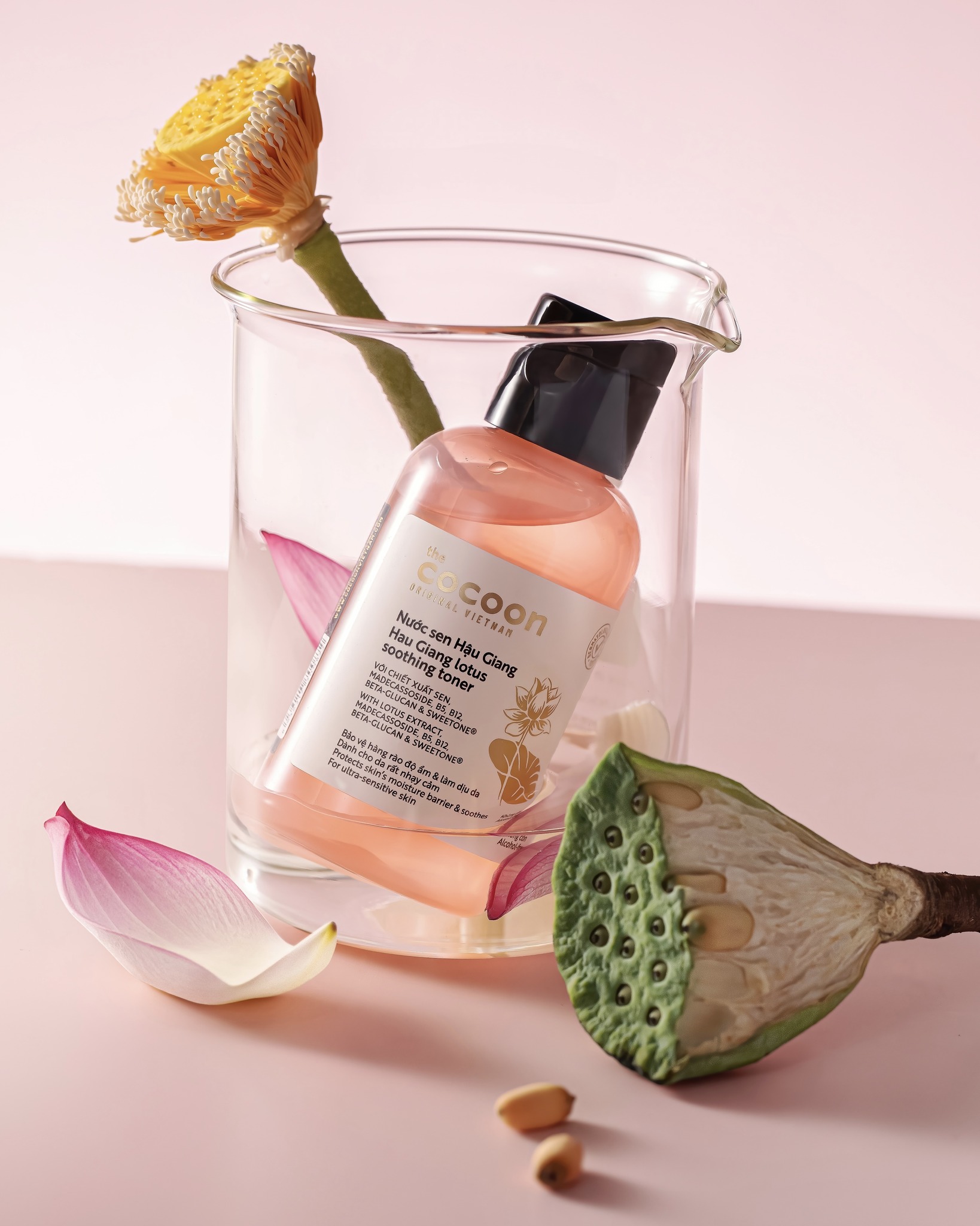 Nước Hoa Hồng Cocoon Sen Hậu Giang 310ml