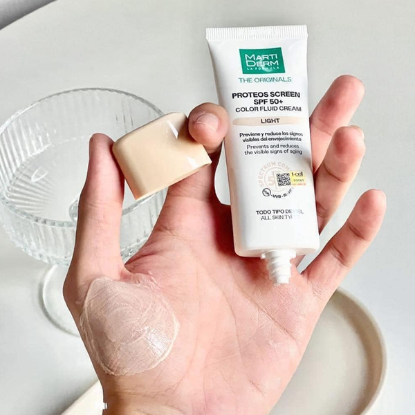 Kem Chống Nắng Martiderm Proteos Screen SPF 50 Color Fluid Cream Light 40ml Kem Chống Nắng Martiderm Proteos Screen SPF 50 Color Fluid Cream Light 40ml