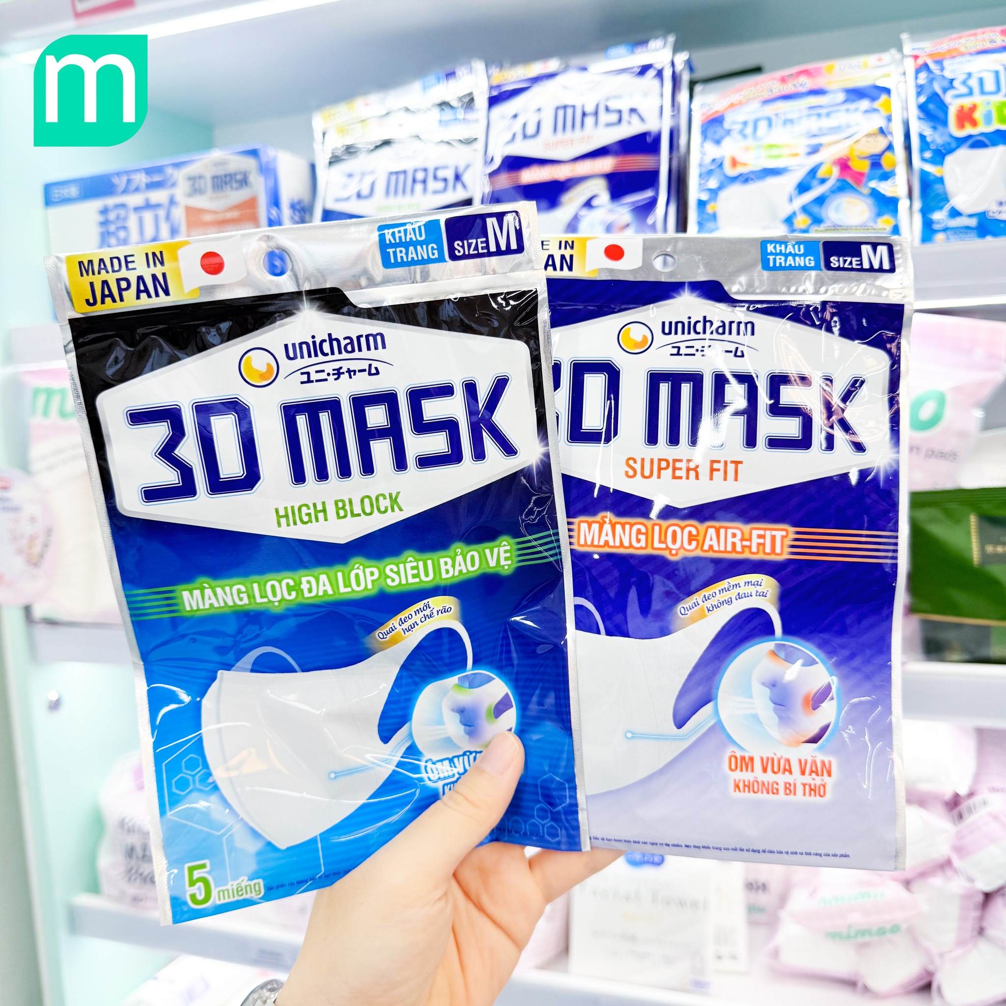Item "bất li thân" của hội chị em những ngày Hà Nội mù mịt.