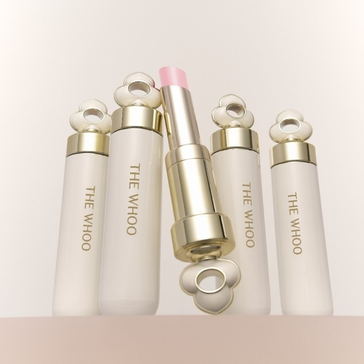 Son Dưỡng Có Màu Đông Y The Whoo Essential Lip Glow Balm 3.3g Son Dưỡng Có Màu Đông Y The Whoo Essential Lip Glow Balm 3.3g