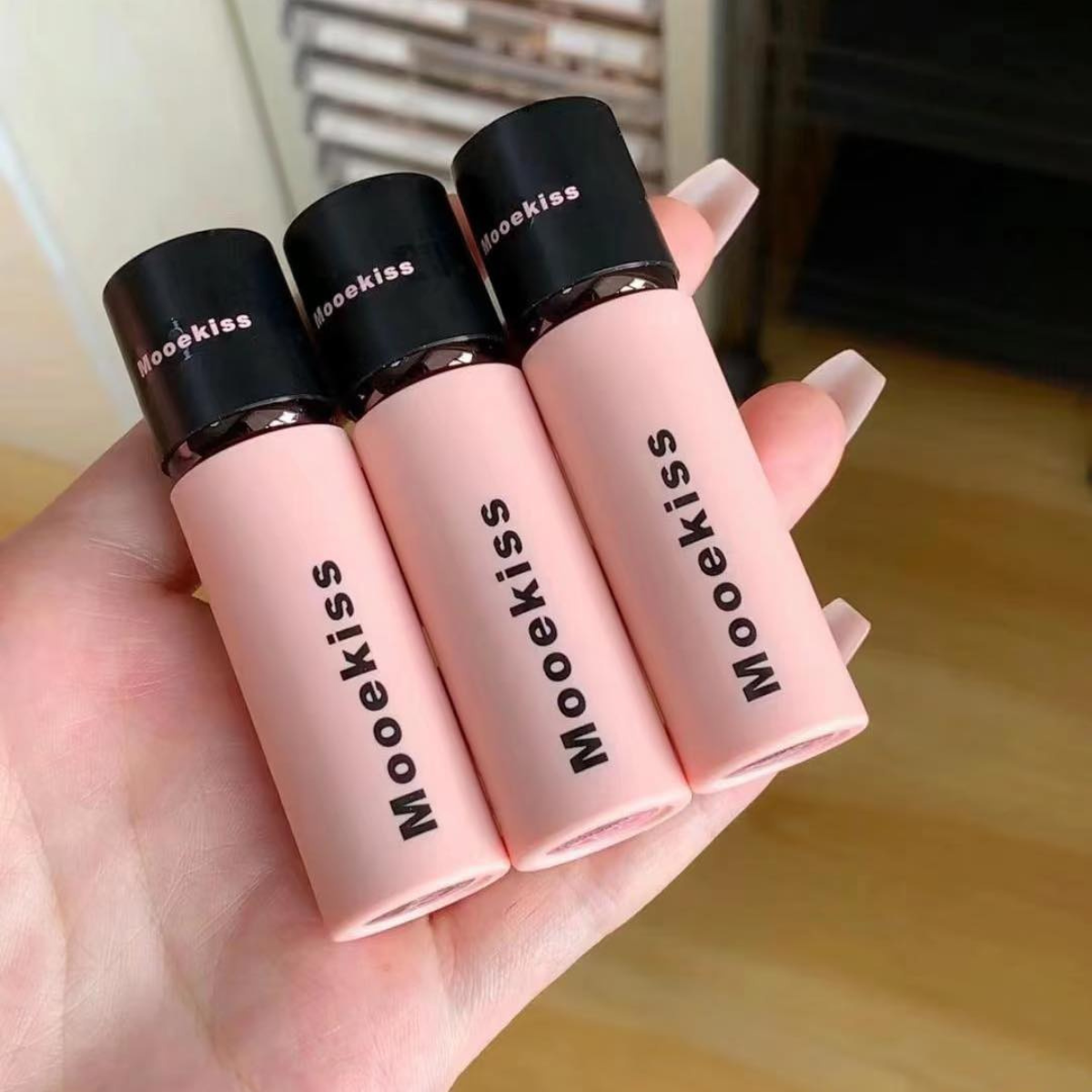 Son Kem Bùn Mooekiss Velvet Lip Mud 3G Son Kem Bùn Mooekiss Velvet Lip Mud 3G