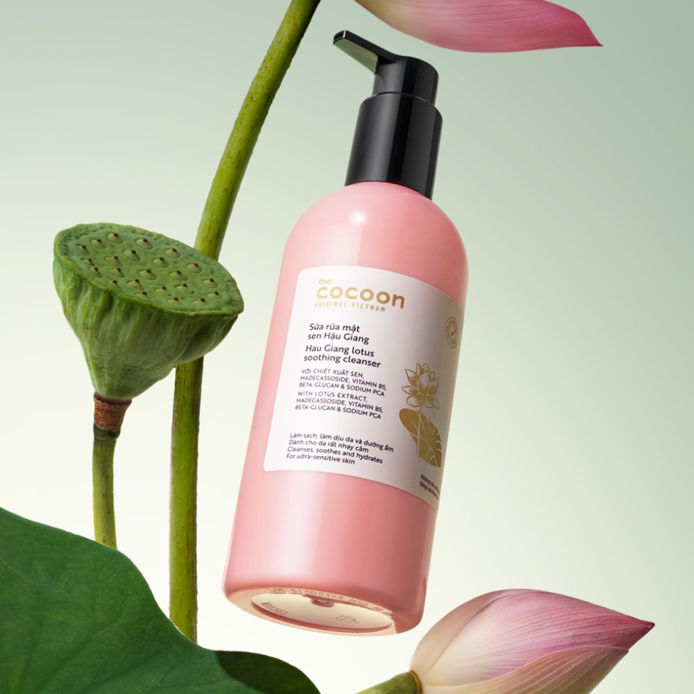 Sữa rửa mặt Cocoon Sen Hậu Giang 310ml Sữa rửa mặt Cocoon Sen Hậu Giang 310ml